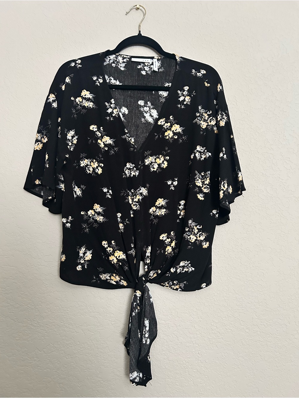 LUQ Front Floral Blouse in Black — like new — M